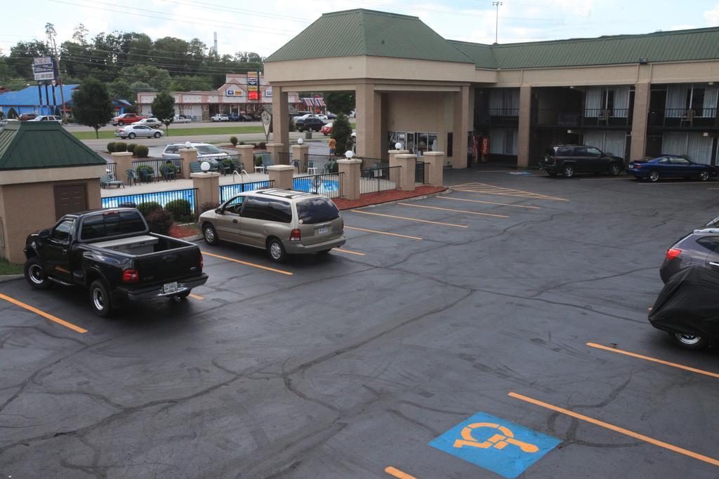 Regency Inn Pigeon Forge Exterior photo